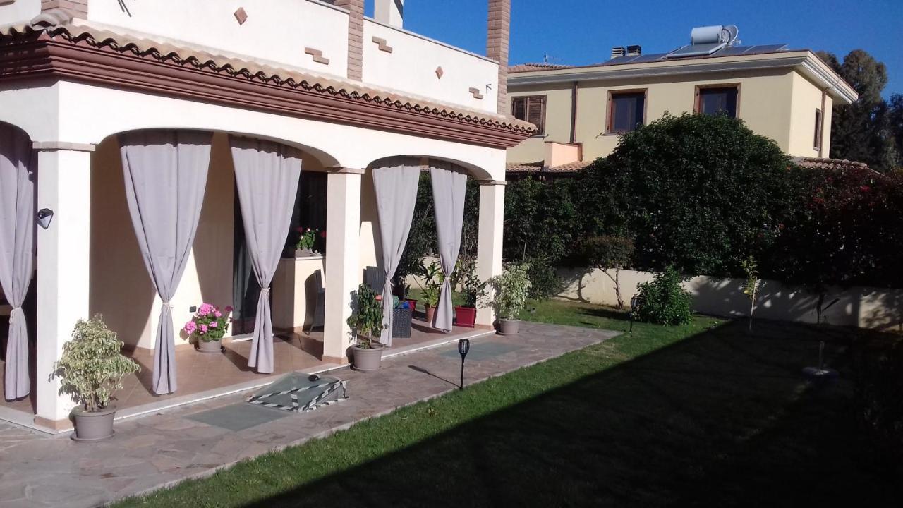 Casa Vacanze Menta Fiorita Флумини-ди-Кварту Экстерьер фото