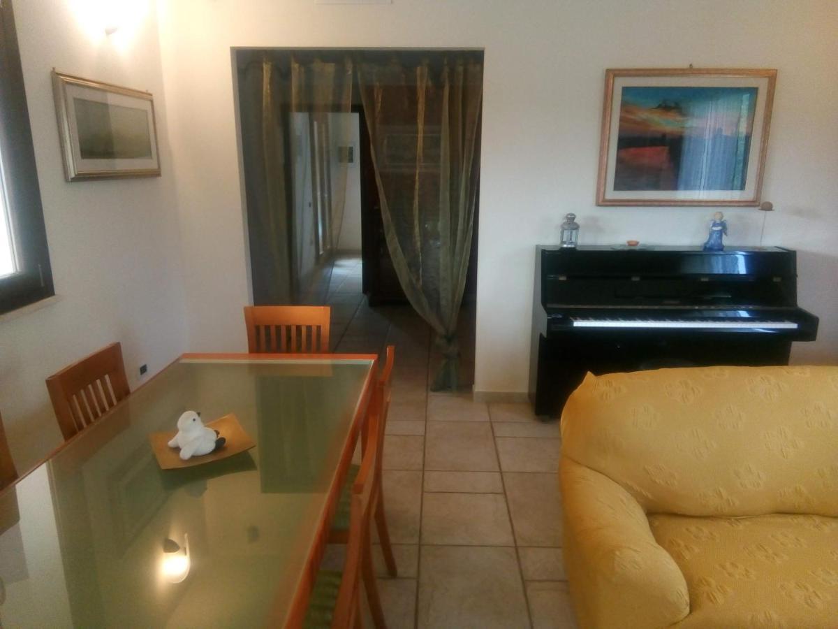 Casa Vacanze Menta Fiorita Флумини-ди-Кварту Экстерьер фото