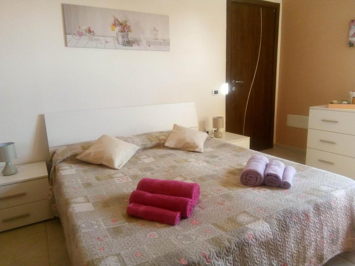 Casa Vacanze Menta Fiorita Флумини-ди-Кварту Экстерьер фото