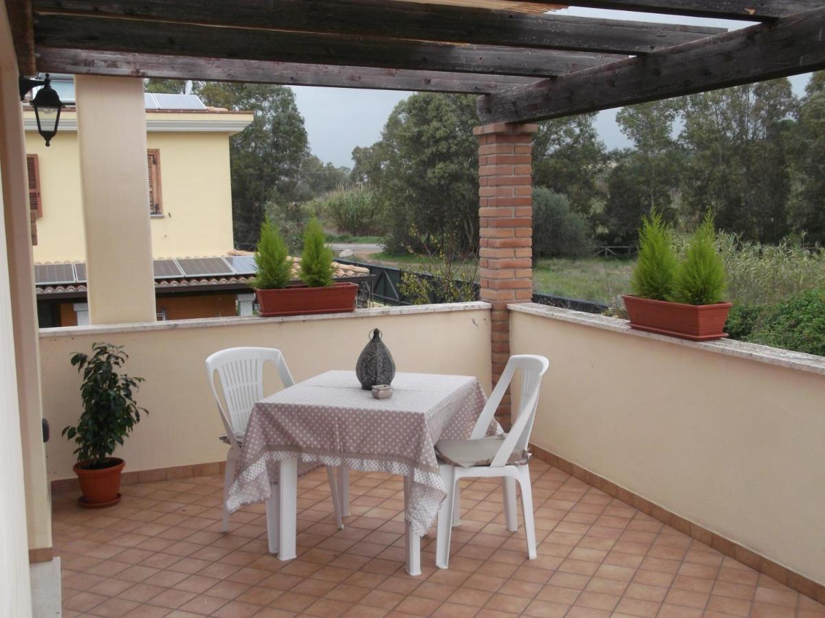 Casa Vacanze Menta Fiorita Флумини-ди-Кварту Экстерьер фото